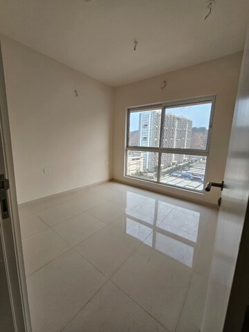 Room in 3 BHK Apartment at Godrej Green Cove, Mahalunge – for Rent