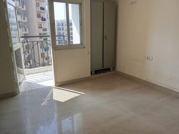 Room in 3 BHK Apartment at Keltech Golf Vista, Dundahera – for Sale