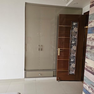 Room in 3 BHK Builder Floor at Ansal Sushant Lok I, Sector 43 – for Sale