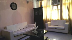 Living Room in 2.5 BHK Builder Floor at JMS Primeland, Sector 95a – for Sale