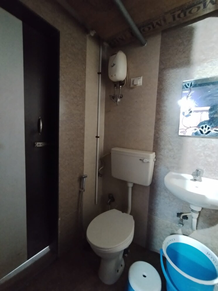 Bathroom, aastha-chs-kamothe 2 Bedroom 1050 Sq.Ft. Apartment In Kamothe Navi Mumbai 8786309