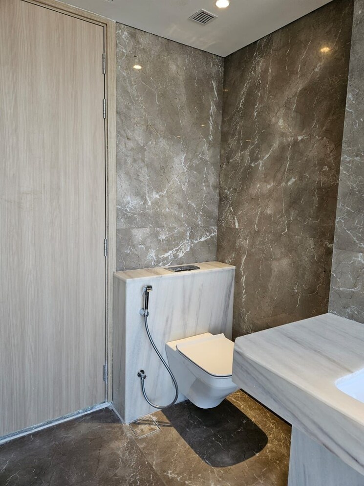 Bathroom, rustomjee-crown 4 Bedroom 2500 Sq.Ft. Apartment In Prabhadevi Mumbai 8786327