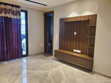 Room in 3 BHK Apartment at Santur Aspira, Sector 3 – for Rent
