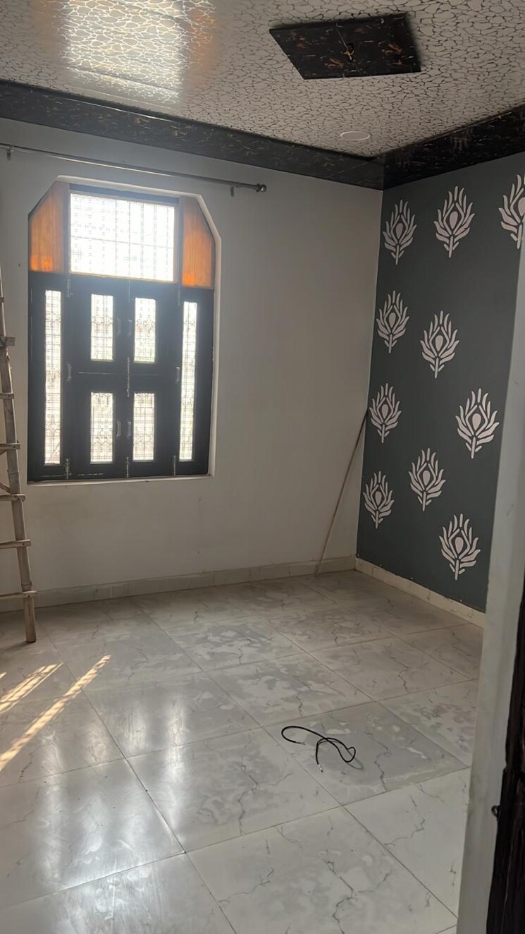 Room, burari 2 Bedroom 75 Sq.Yd. Builder Floor In Burari Delhi 8786323
