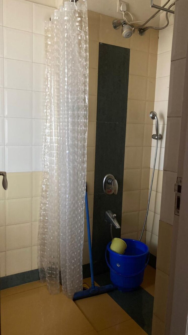 Bathroom, ashish-swapnalok-towers 3 Bedroom 1500 Sq.Ft. Apartment In Goregaon East Mumbai 8786340