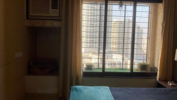 Room in 3 BHK Apartment at Ashish Swapnalok Towers, Goregaon East – for Rent