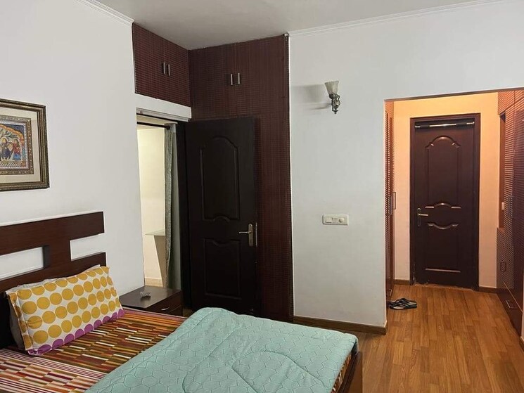 Room, burari 3 Bedroom 140 Sq.Yd. Builder Floor In Burari Delhi 8786341
