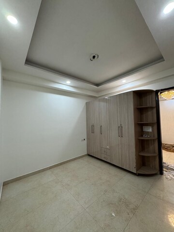 Room in 3 BHK Builder Floor at Palam Vihar – for Sale