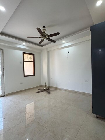 Room in 3 BHK Builder Floor at Palam Vihar – for Sale