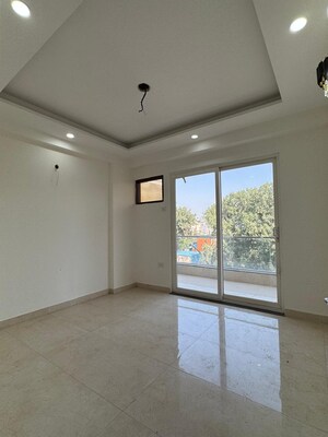 Room in 3 BHK Builder Floor at Palam Vihar – for Sale