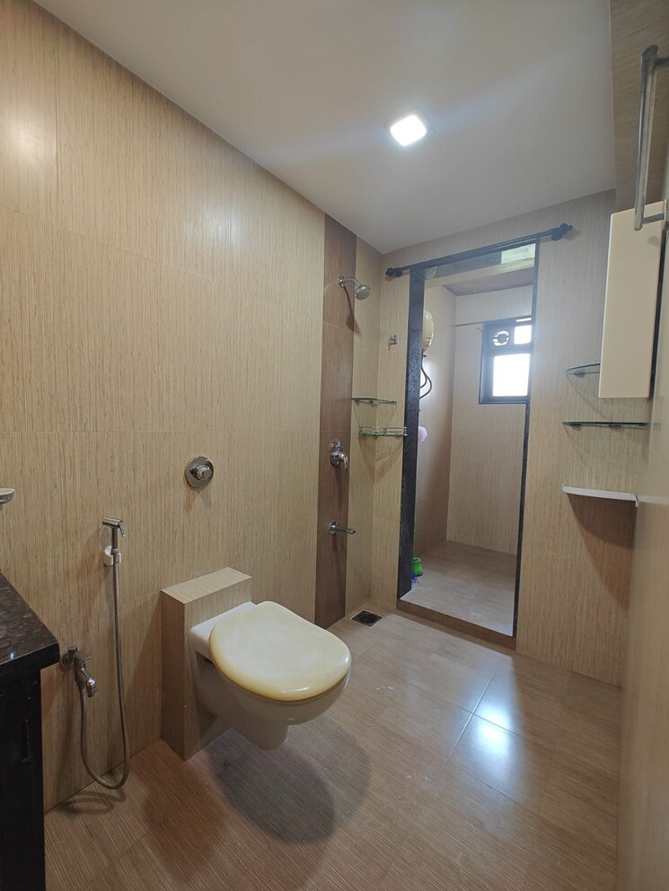 Bathroom, tulsi-meadows 3 Bedroom 2000 Sq.Ft. Apartment In Chembur Mumbai 8786370
