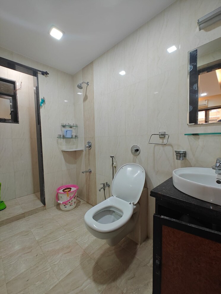 Bathroom, tulsi-meadows 3 Bedroom 2000 Sq.Ft. Apartment In Chembur Mumbai 8786370