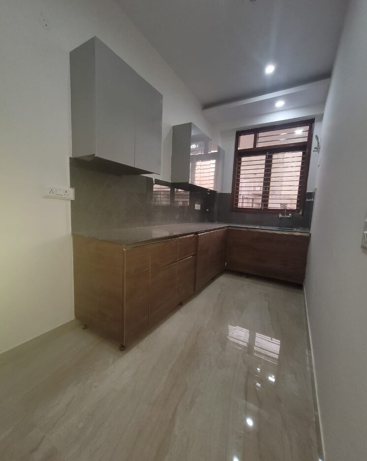 Kitchen, new palam vihar phase 3 6 Bedroom 151 Sq.Yd. Independent House In New Palam Vihar Phase 3 Gurgaon 8786388