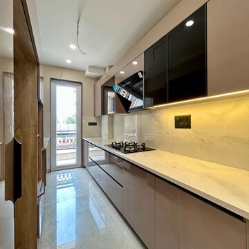 Kitchen in 3 BHK Builder Floor at BPTP Floors, Sector 70 – for Sale