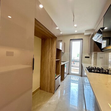Kitchen in 3 BHK Builder Floor at BPTP Floors, Sector 70 – for Sale