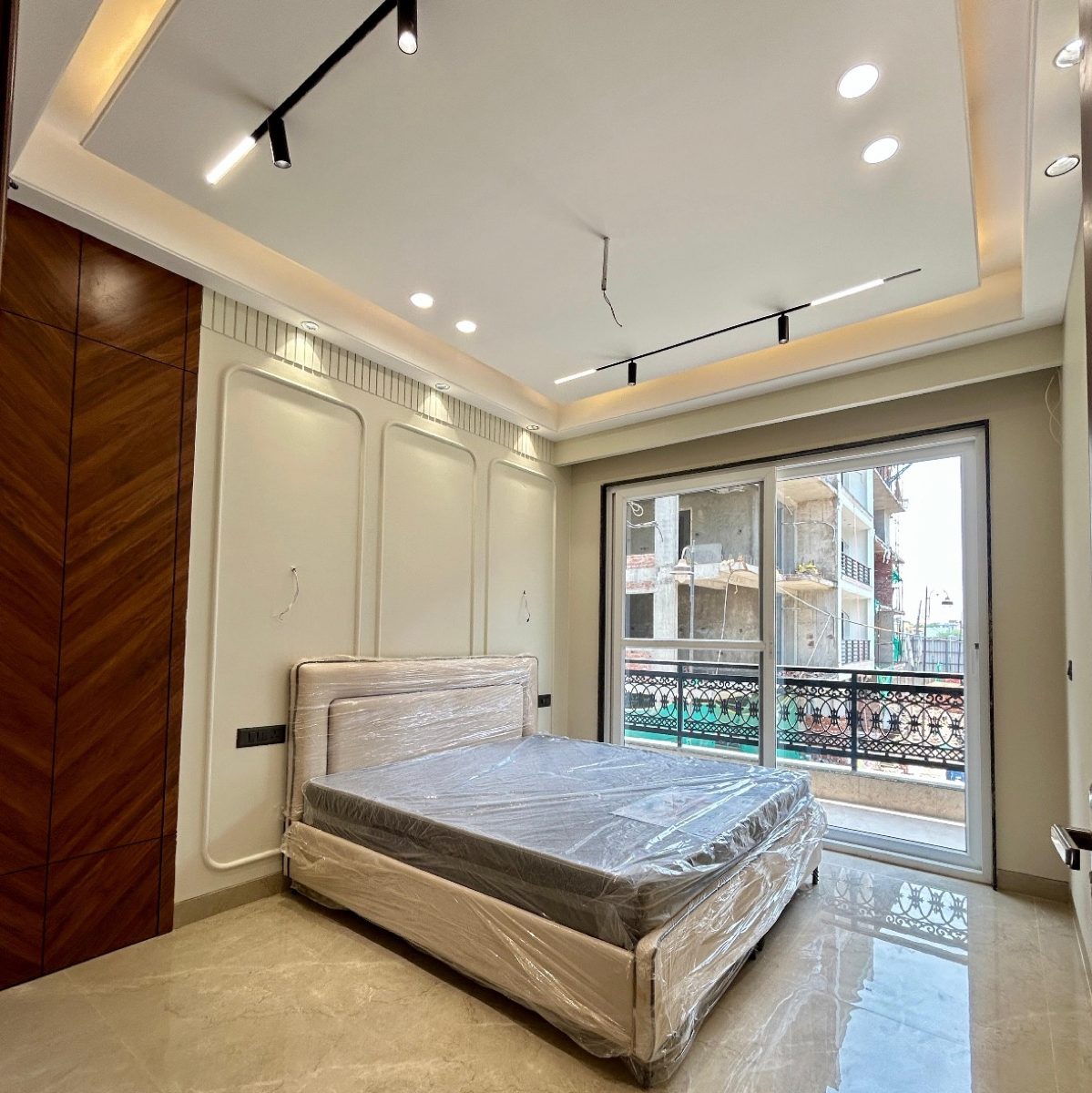 3 BHK + Pooja Room,Servant Room,Study Room 179 Sq.Yd. Builder Floor in BPTP Floors