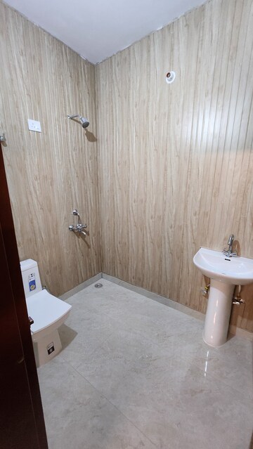 Bathroom in 1.5 BHK Builder Floor at Palam Vihar – for Rent