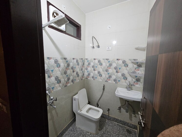 Bathroom, palam vihar extension 2 Bedroom 1100 Sq.Ft. Builder Floor In Palam Vihar Extension Gurgaon 8786442