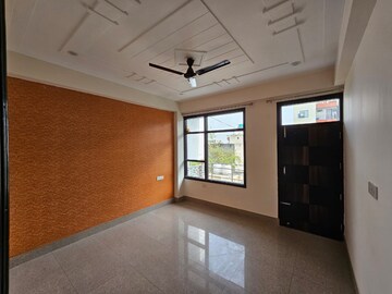 Room in 2 BHK Builder Floor at Palam Vihar Extension – for Rent