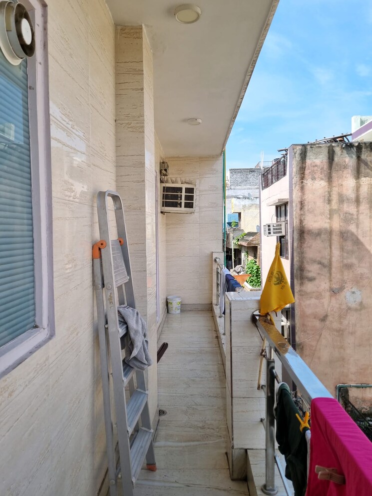 undefined, ashok nagar 2.5 Bedroom 900 Sq.Ft. Builder Floor In Ashok Nagar Delhi 8786443