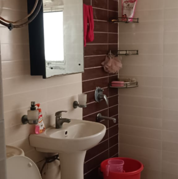 Bathroom in 3 BHK Apartment at Supertech Cape Town, Sector 74 – for Rent