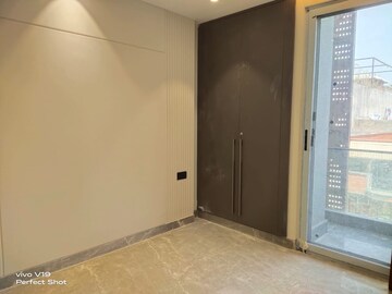 Room in 3 BHK Builder Floor at East of Kailash Block-B RWA, East Of Kailash – for Rent