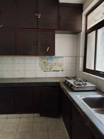 Kitchen in 3 BHK Builder Floor at Gupta Awas, Sector 43 – for Rent