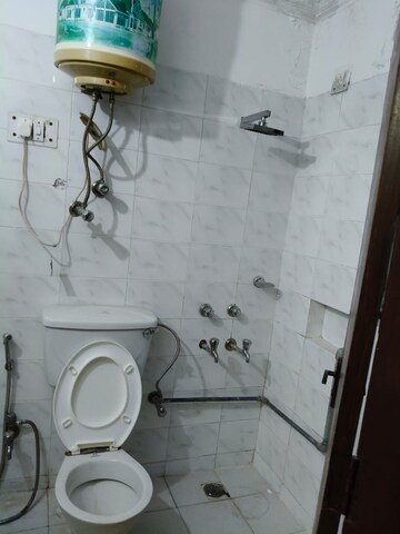 Bathroom in 3 BHK Builder Floor at Gupta Awas, Sector 43 – for Rent