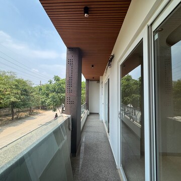 Building Lobby in 3.5 BHK Builder Floor at Viva Floors 1, Sector 48 – for Sale