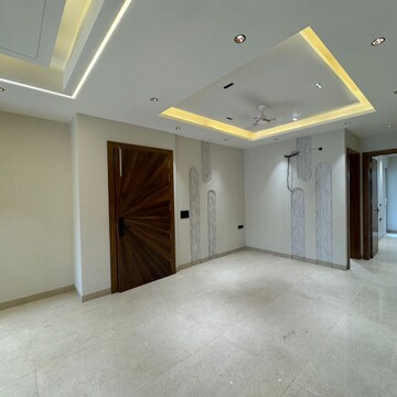 Room in 3.5 BHK Builder Floor at Viva Floors 1, Sector 48 – for Sale
