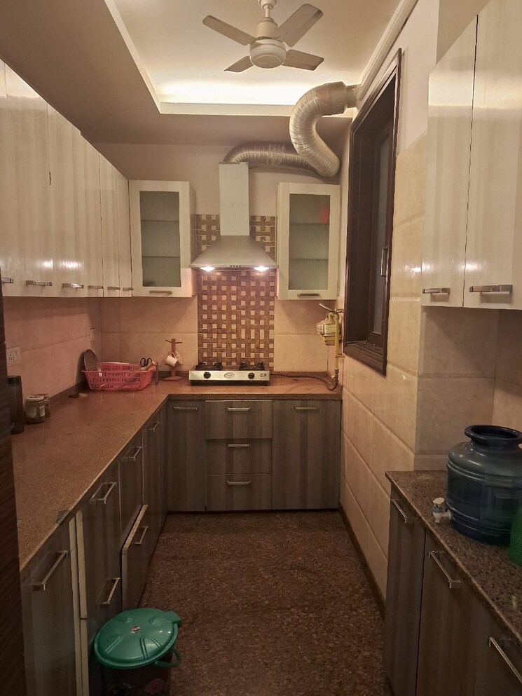 Kitchen, lajpat nagar ii 2 Bedroom 150 Sq.Yd. Builder Floor In Lajpat Nagar ii Delhi 8786471