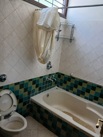 Team Area in 2 BHK Builder Floor at Sector 8 – for Rent