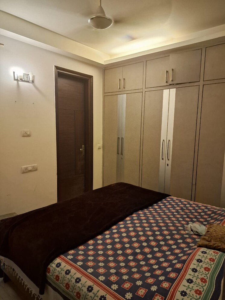 Bedroom, lajpat nagar ii 2 Bedroom 150 Sq.Yd. Builder Floor In Lajpat Nagar ii Delhi 8786471