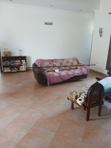 Parking in 2 BHK Builder Floor at Sector 8 – for Rent