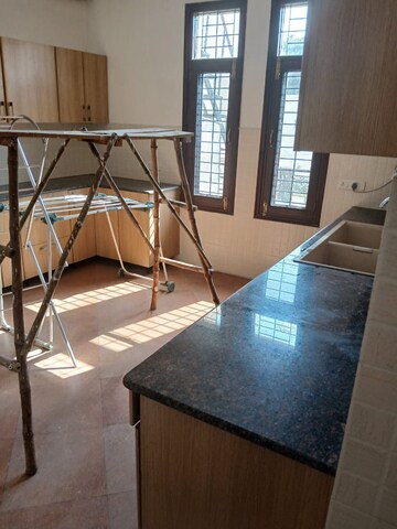 Team Area in 2 BHK Builder Floor at Sector 8 – for Rent