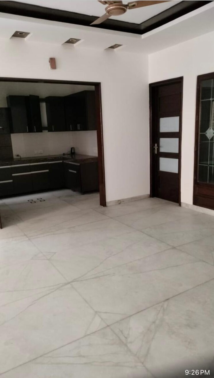 Room, sector 15 3 Bedroom 3000 Sq.Ft. Builder Floor In Sector 15 Chandigarh 8786474
