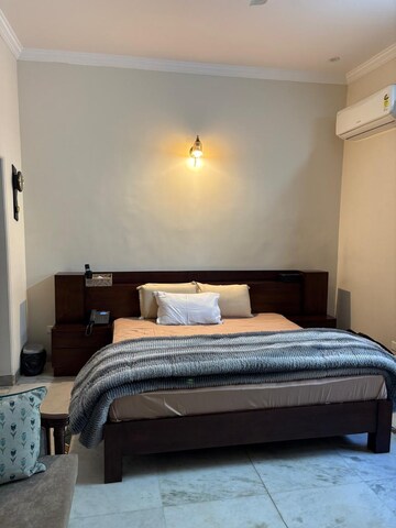 Bedroom in 5 BHK Builder Floor at Sector 11 – for Rent