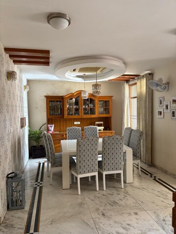 5 BHK Builder Floor For Rent in Sector 11