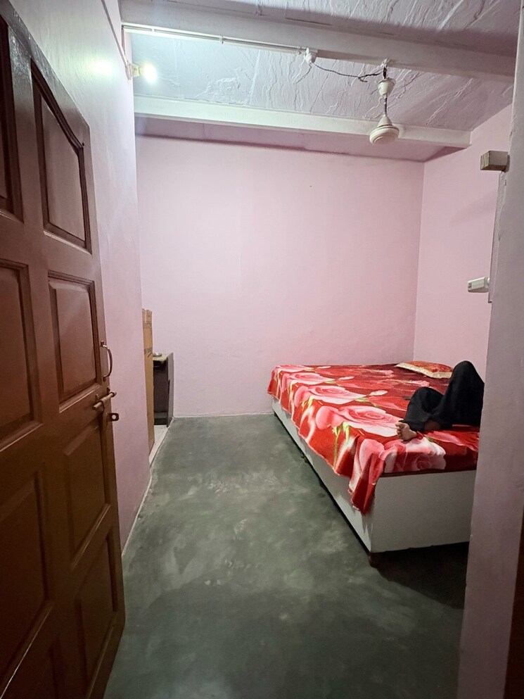 Bedroom, grain market palwal 6+ Bedroom 200 Sq.Yd. Independent House In Grain Market Palwal Palwal 8786445