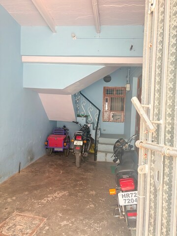 Parking in 6+ BHK Independent House at Grain Market Palwal – for Sale