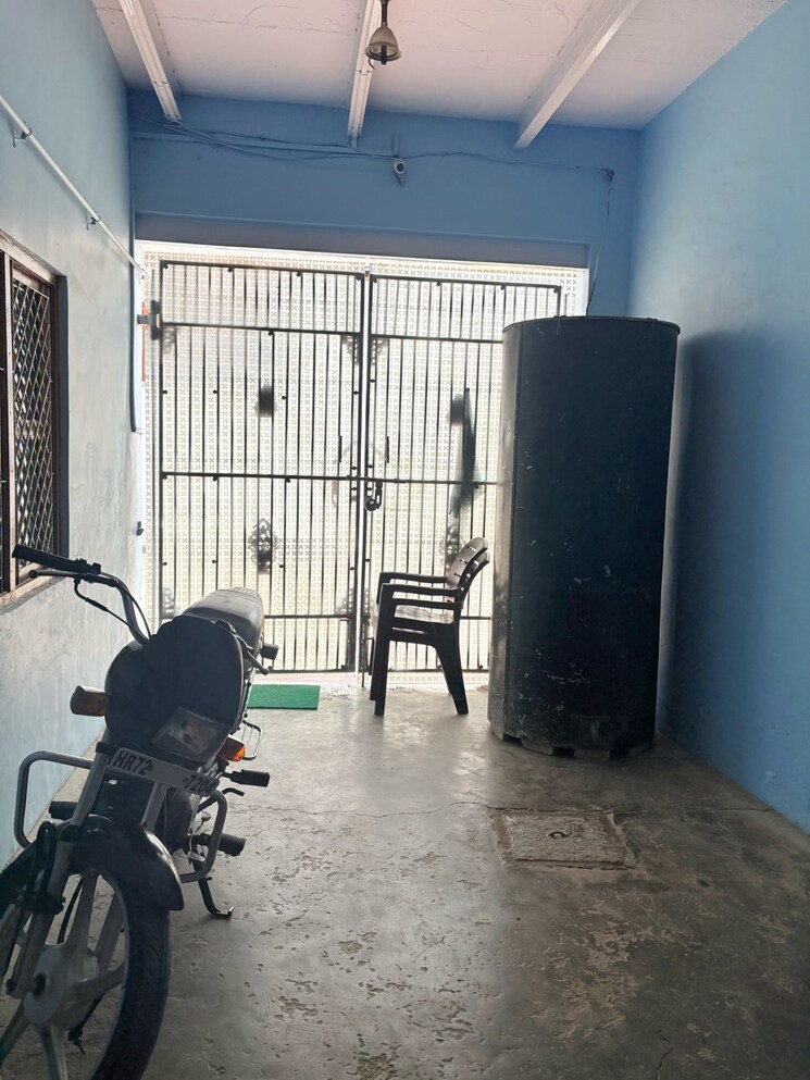  Parking, grain market palwal 6+ Bedroom 200 Sq.Yd. Independent House In Grain Market Palwal Palwal 8786445