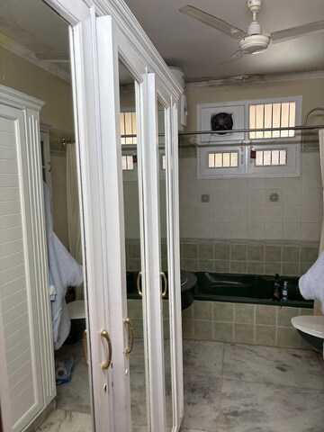 Building Lobby in 5 BHK Builder Floor at Sector 11 – for Rent