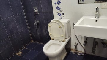Bathroom in 1 RK Builder Floor at RBC II, Sushant Lok I – for Rent