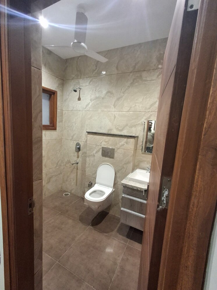 Bathroom, sector 16 3 Bedroom 3500 Sq.Ft. Builder Floor In Sector 16 Chandigarh 8786505