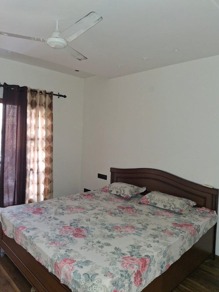 Bedroom, sector 16 3 Bedroom 3500 Sq.Ft. Builder Floor In Sector 16 Chandigarh 8786505
