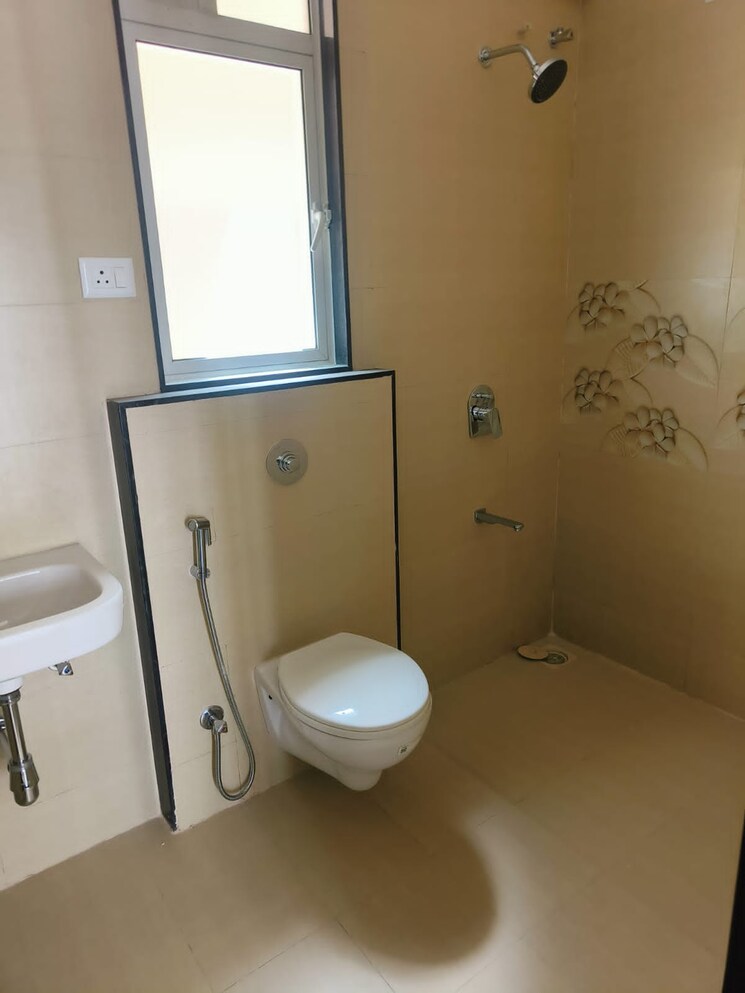 Bathroom, vtp-hilife 2 Bedroom 802 Sq.Ft. Apartment In Wakad Pune 8786506
