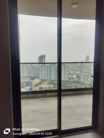Room in 3 BHK Apartment at M3M Heights, Sector 65 – for Rent