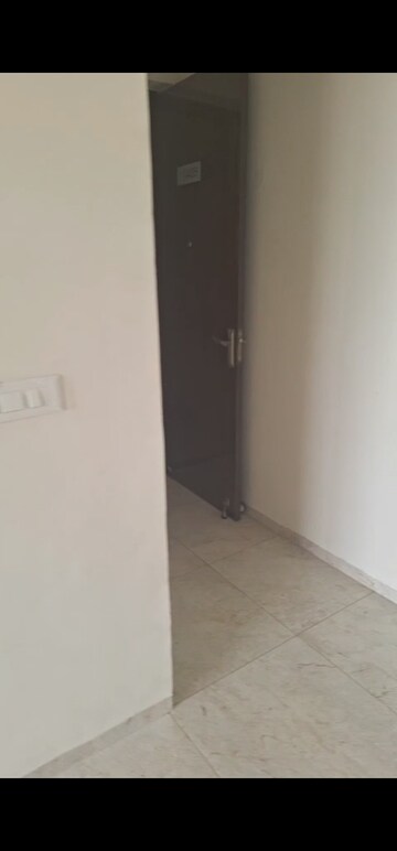Room in 2 BHK Apartment at BPTP Discovery Park, Sector 80 – for Rent