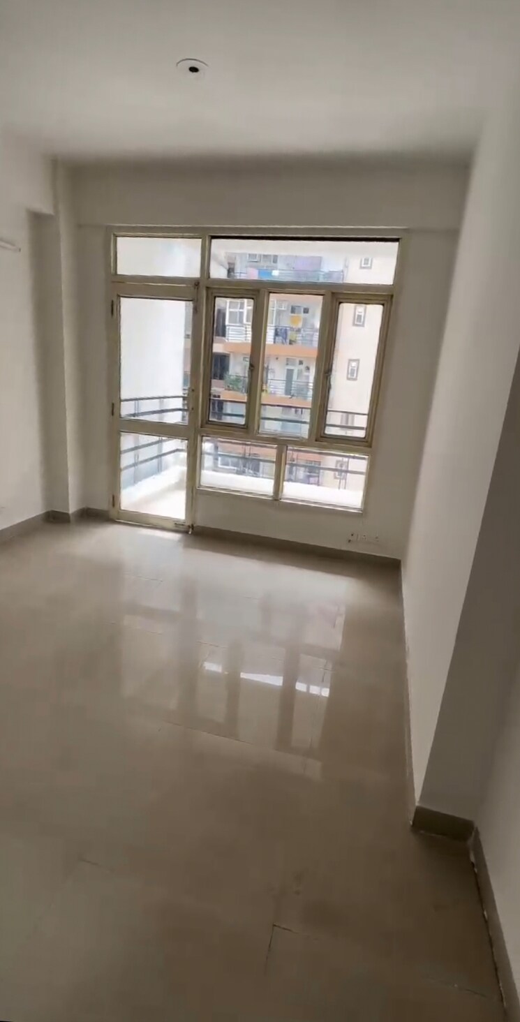 Room, bulland-heights 3 Bedroom 1685 Sq.Ft. Apartment In Sain Vihar Ghaziabad 8786549