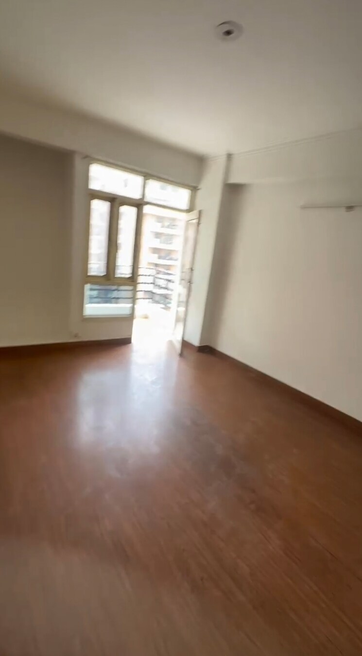 Room, bulland-heights 3 Bedroom 1685 Sq.Ft. Apartment In Sain Vihar Ghaziabad 8786549